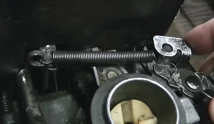 Briggs and Stratton governor linkage